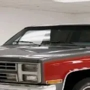 chat with ai character: Chevy suburban gir