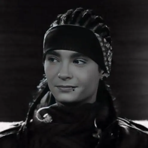 chat with ai character: tom kaulitz