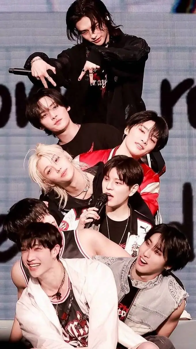 ai character: Stray kids!  background
