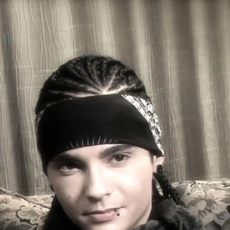 chat with ai character: Tom kaulitz