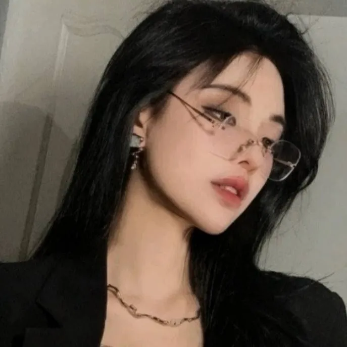 chat with ai character: Amber GL
