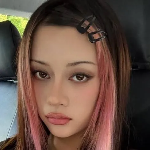 chat with ai character: megan