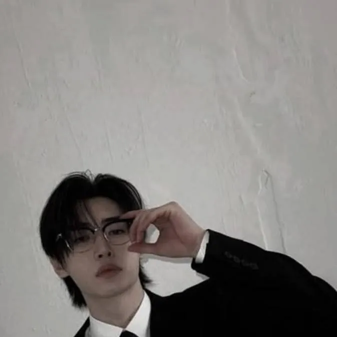 chat with ai character: SUNGHOON (BL)