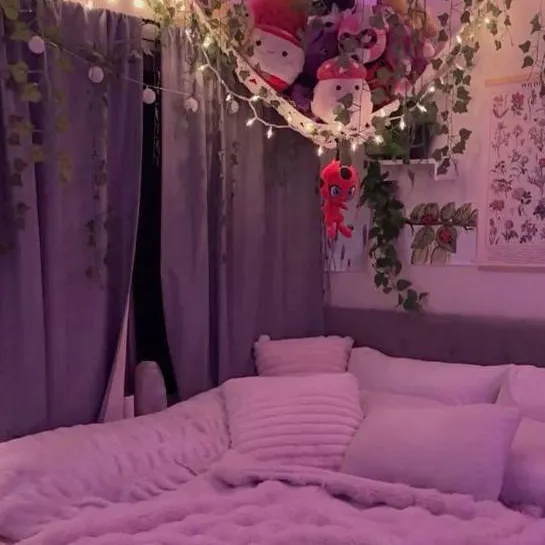 chat with ai character: sleepover