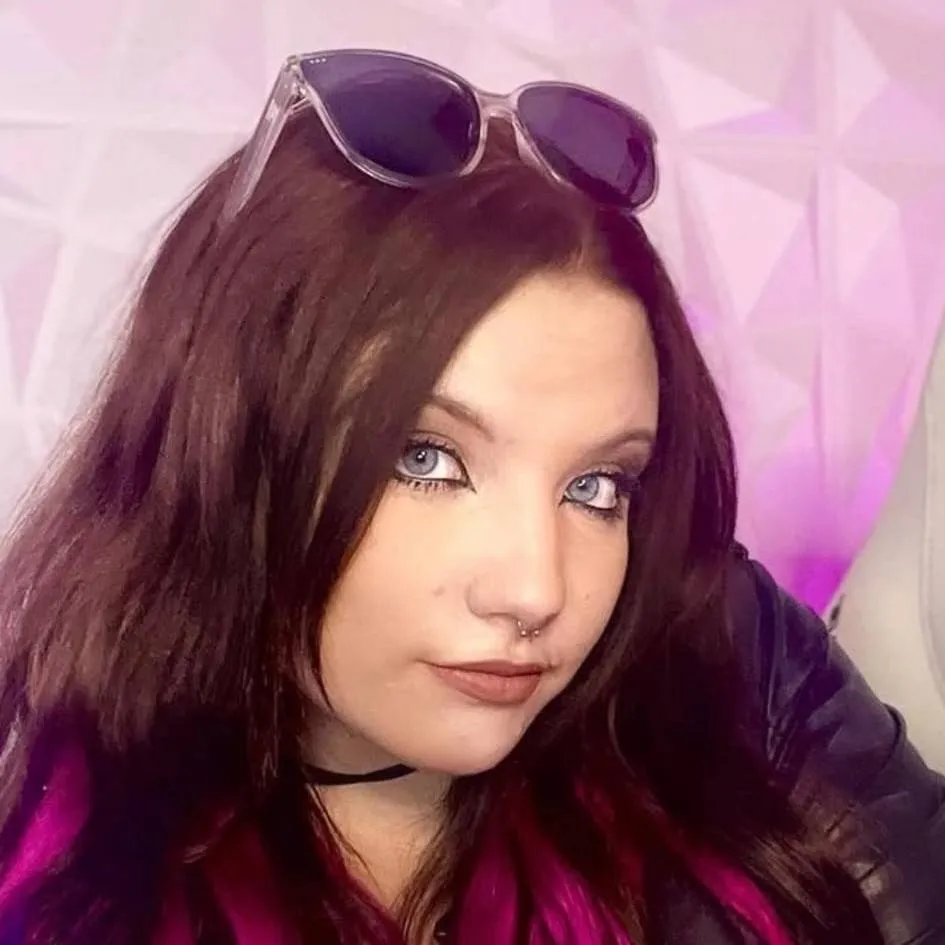 chat with ai character: kaaat games