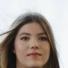 chat with ai character: Sofía de Borbón