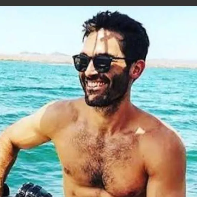 chat with ai character: Tyler hoechlin 