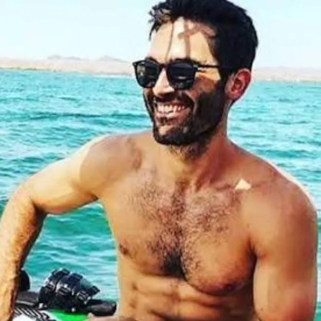 chat with ai character: Tyler hoechlin 