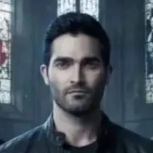 chat with ai character: Derek hail 