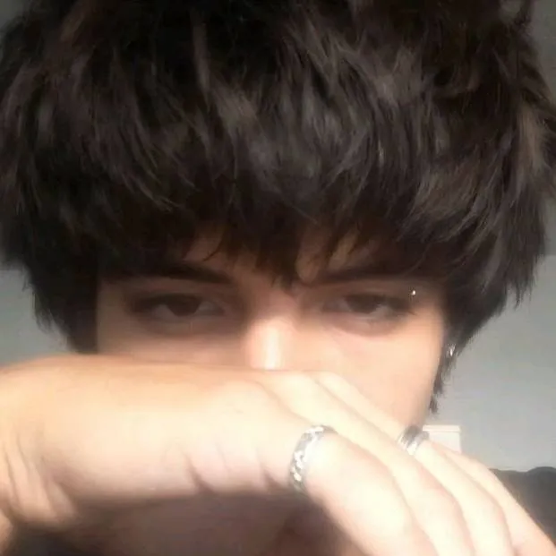 chat with ai character: Mathew