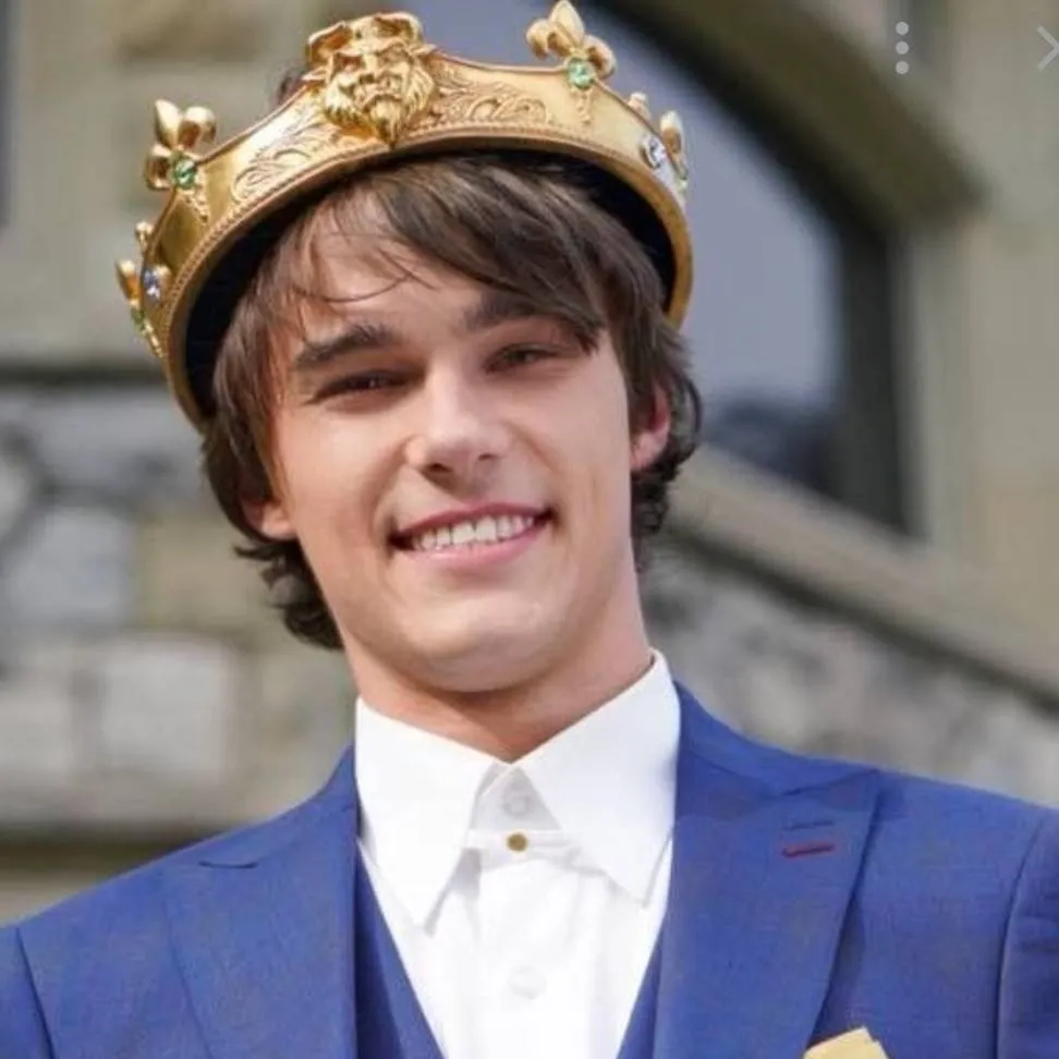 chat with ai character: king/prince ben