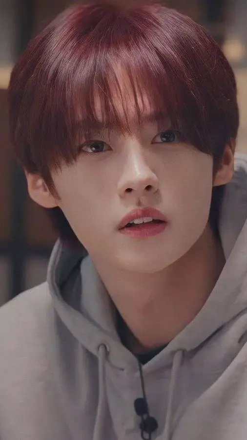 ai character: Minho background