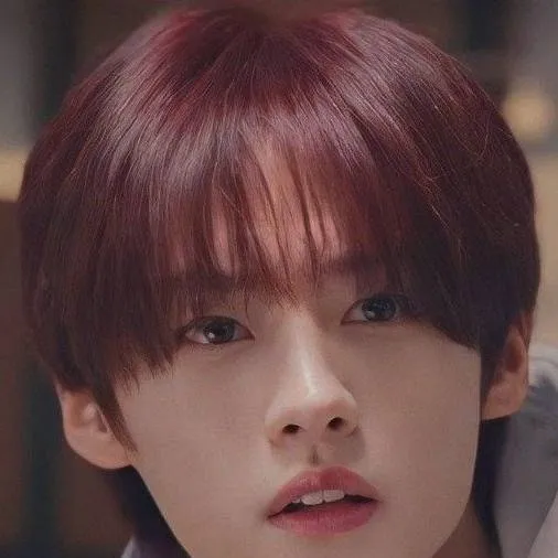 chat with ai character: Minho