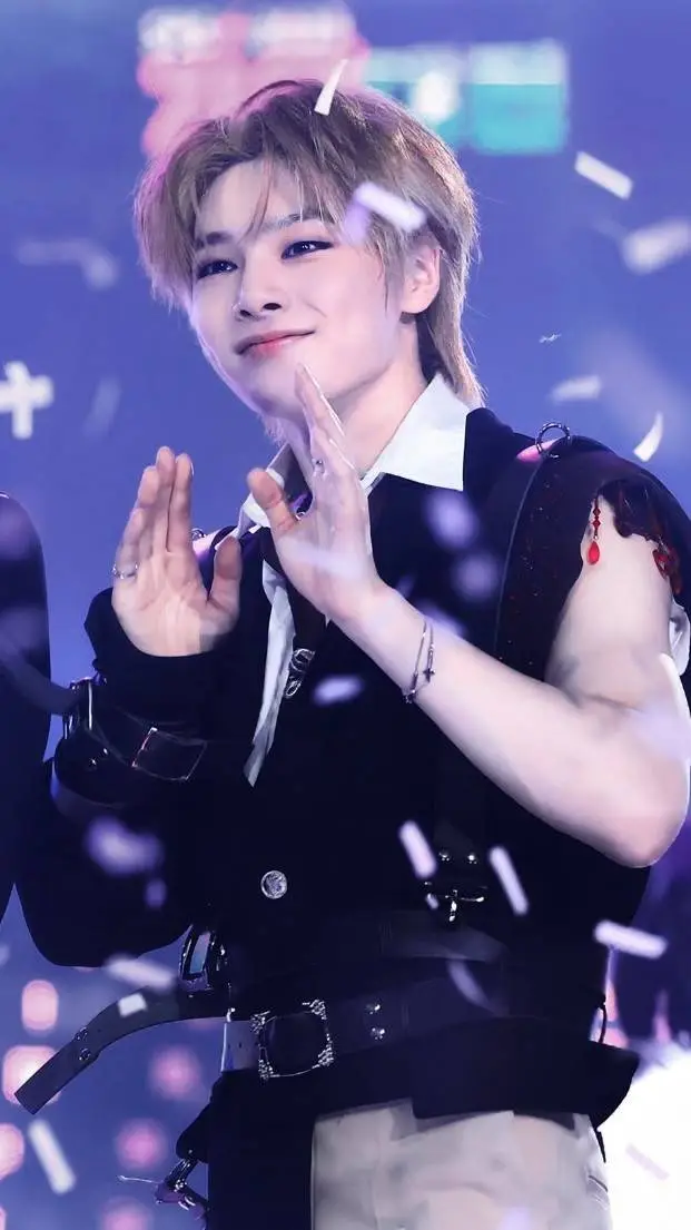 Talkie AI - Chat with 🎓☆𝙸.𝙽 [𝙹𝚎𝚘𝚗𝚐𝚒𝚗]~🦊