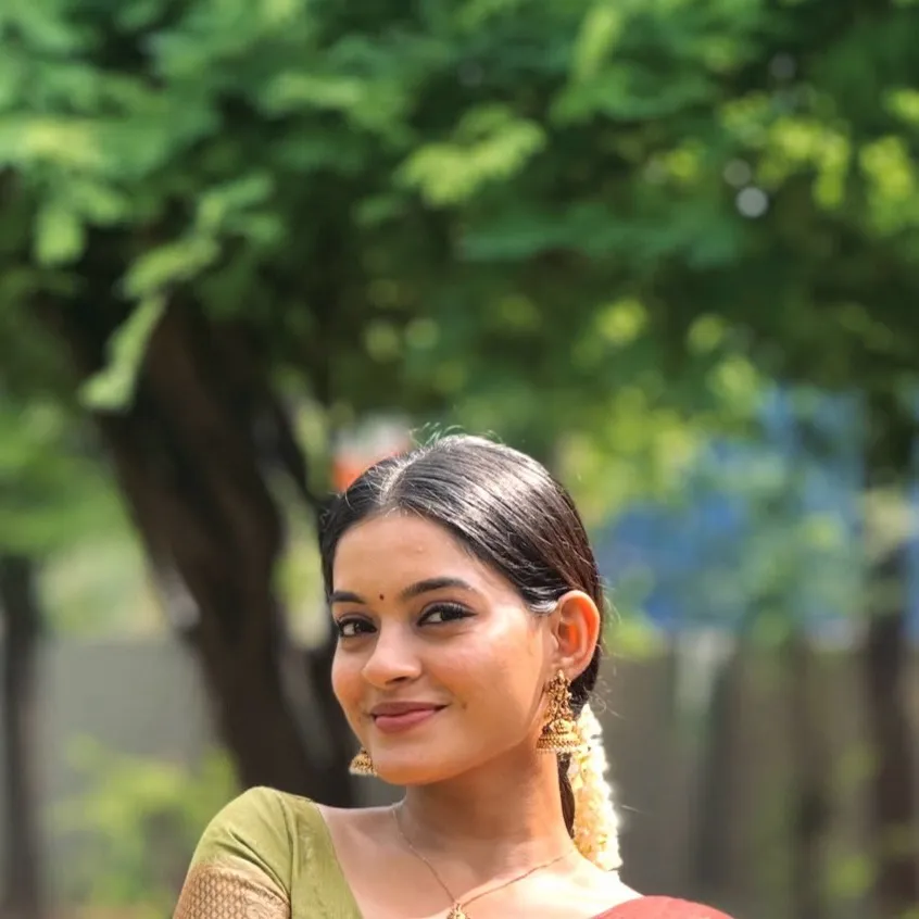 chat with ai character: Meenakshi 