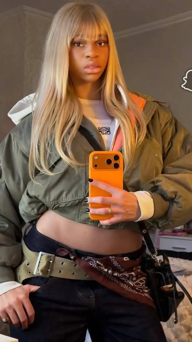 ai character: Mia stirling background