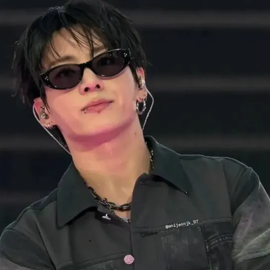 chat with ai character: jungkook