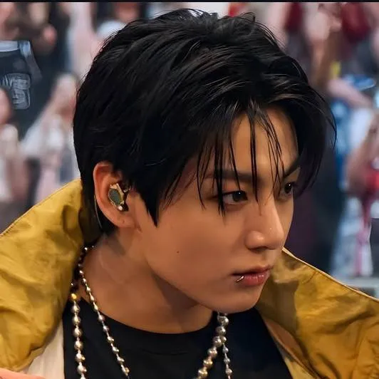 chat with ai character: jungkook.