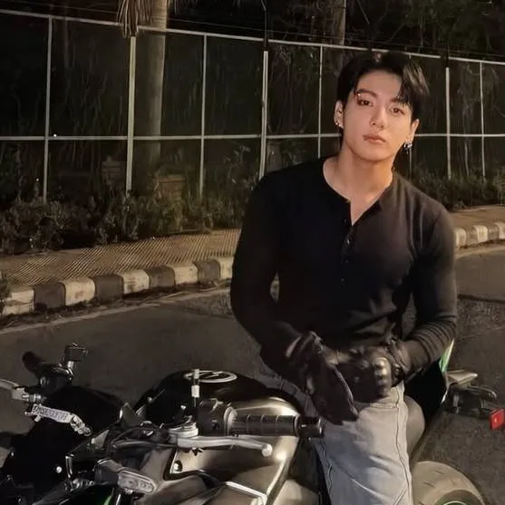 chat with ai character: jungkook
