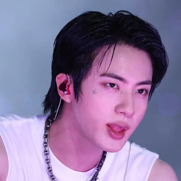 chat with ai character: ﻿JIN 