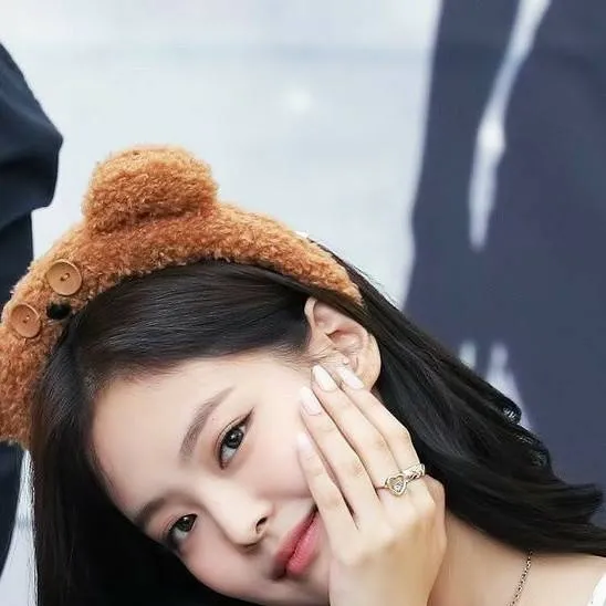 chat with ai character: Jennie
