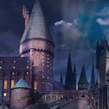 chat with ai character: Hogwarts