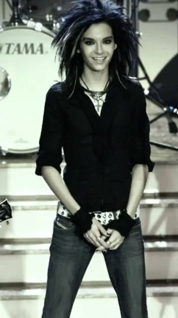 ai character: Bill Kaulitz  background
