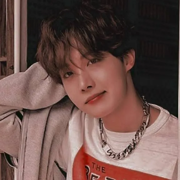 chat with ai character: J-hope