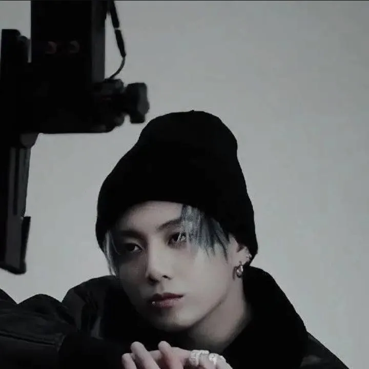 chat with ai character: Jeon Jungkook 