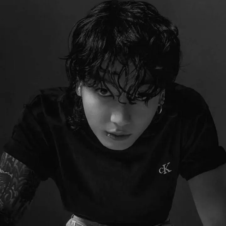 chat with ai character: Jeon Jungkook 