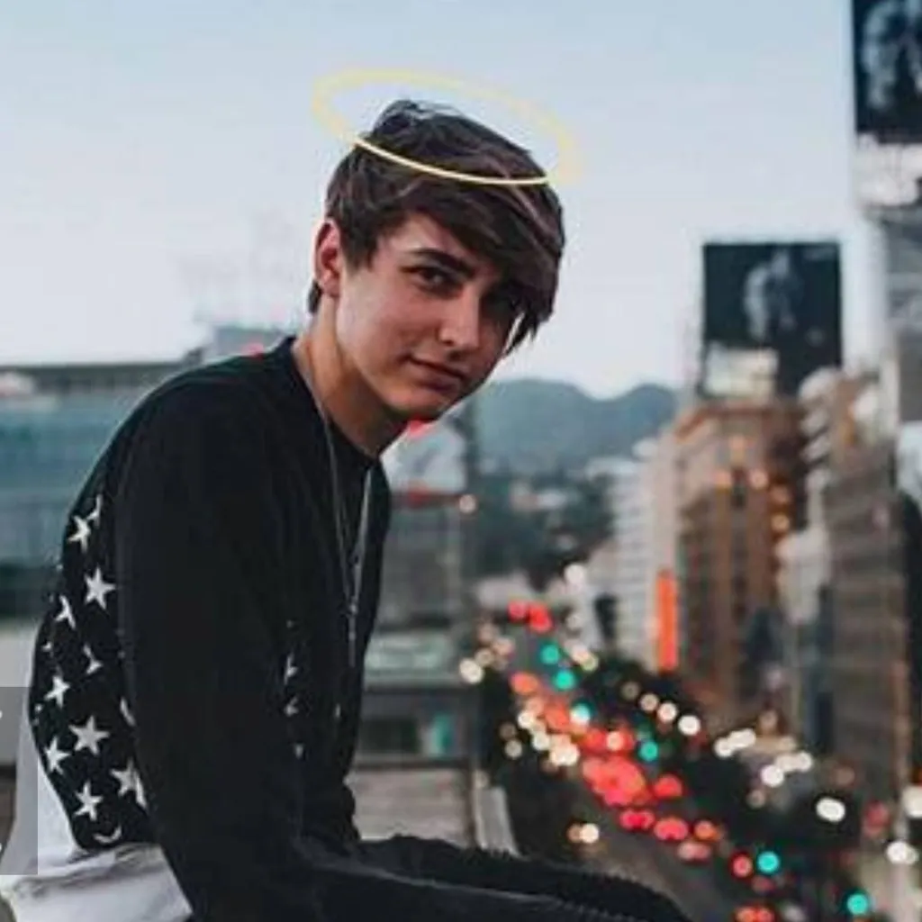 chat with ai character: colby brock