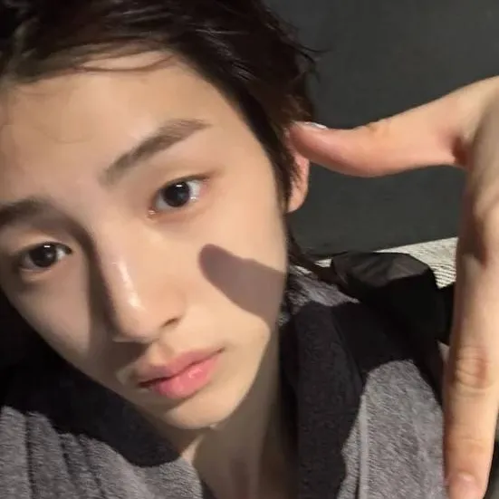 chat with ai character: juhoon