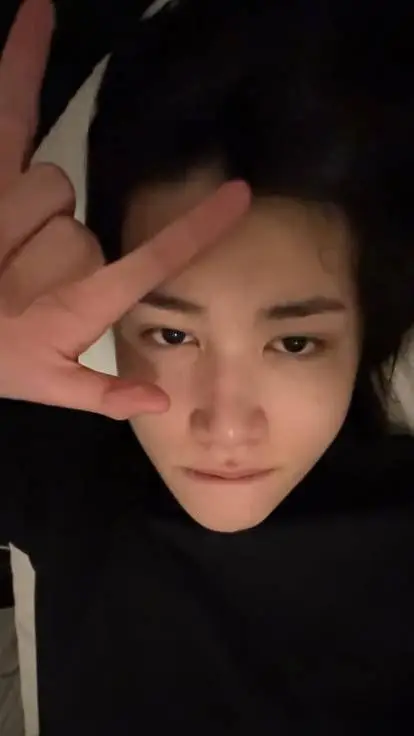 Talkie AI - Chat with Louis