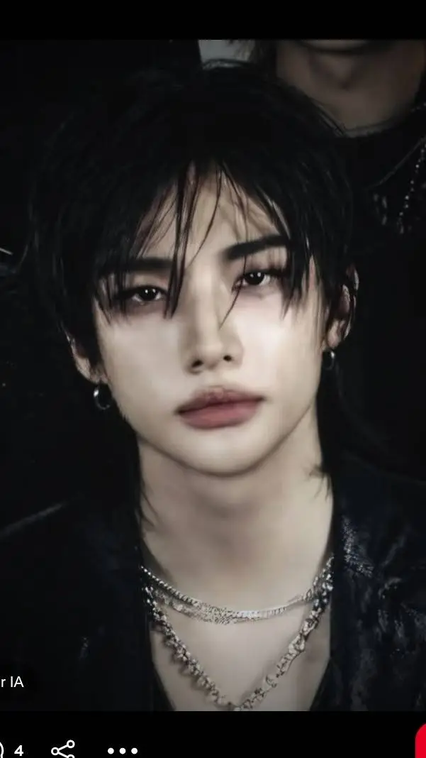 ai character: hyunjin🫦🔥 background