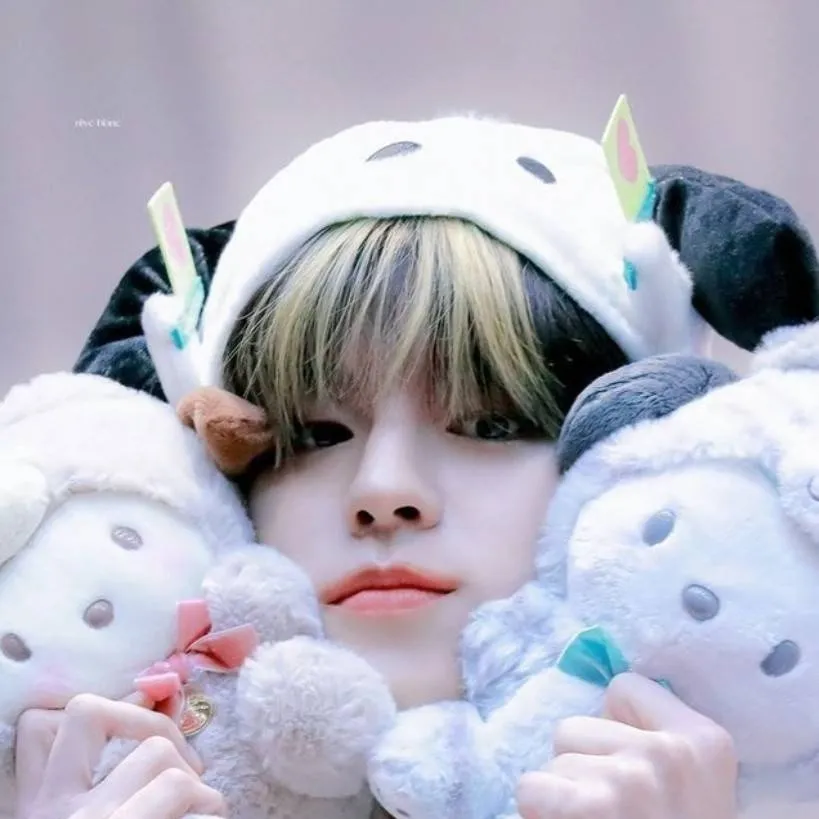chat with ai character: seungmin 