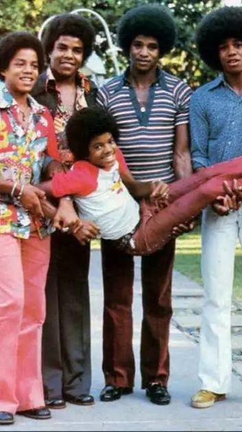 ai character: The Jackson five~† background