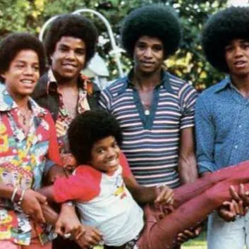 chat with ai character: The Jackson five~†