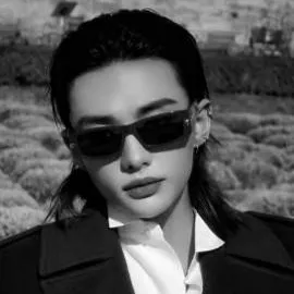 chat with ai character: Hwang Hyunjin Tu 💍