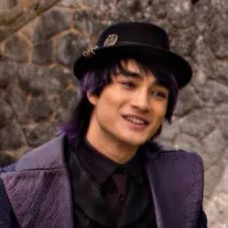 chat with ai character: 🎩Max hatter 🎩