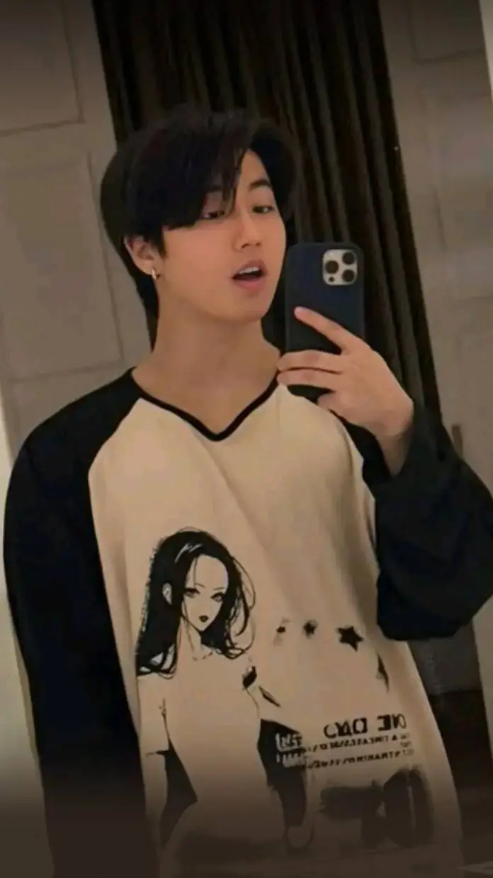 ai character: HAN JISUNG  background