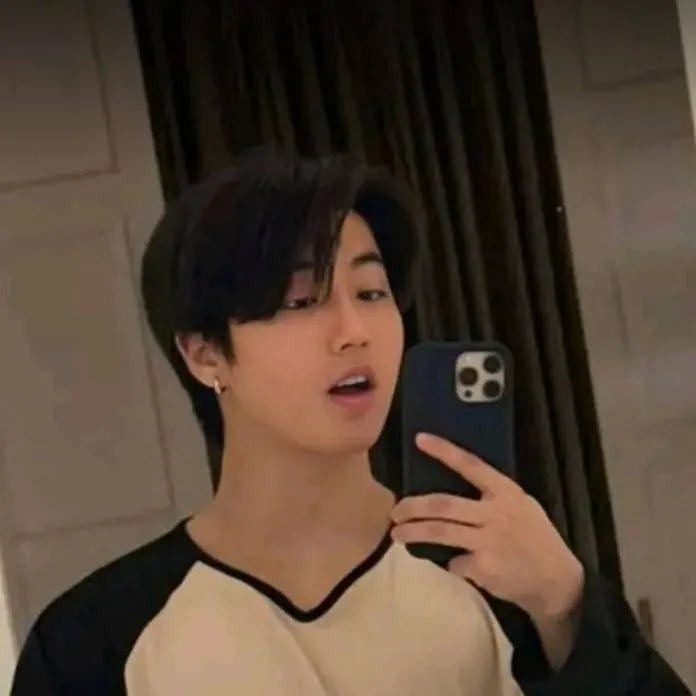 chat with ai character: HAN JISUNG 