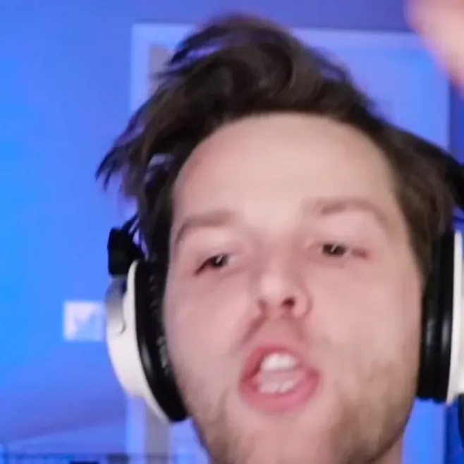 chat with ai character: Yub