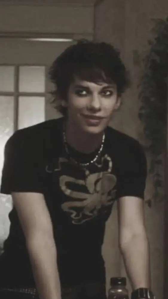 ai character: Rodrick Heffley background