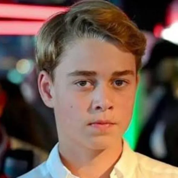 chat with ai character: 👑Prince George👑