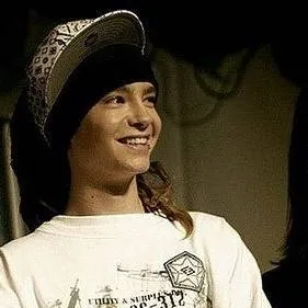 chat with ai character: TOM KAULITZ