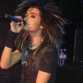 chat with ai character: BILL KAULITZ