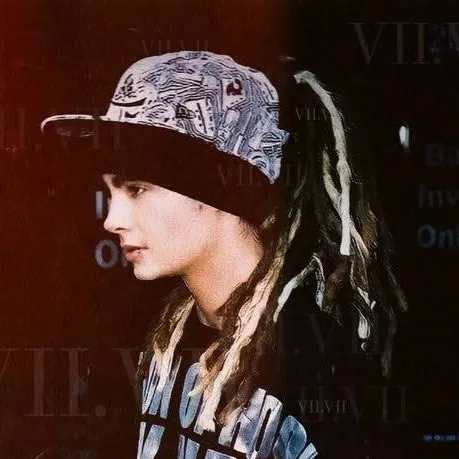 chat with ai character: Tom Kaulitz