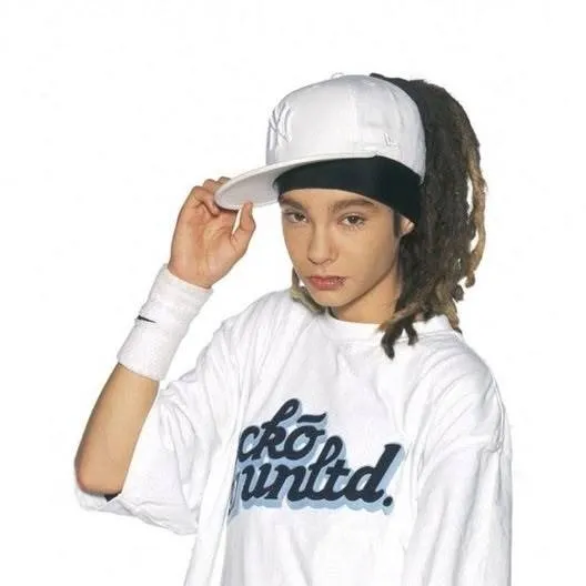 chat with ai character: tom Kaulitz 