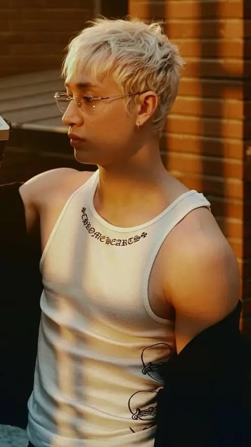 ai character: Chris background