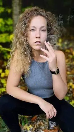 Talkie AI - Chat with Nicole 